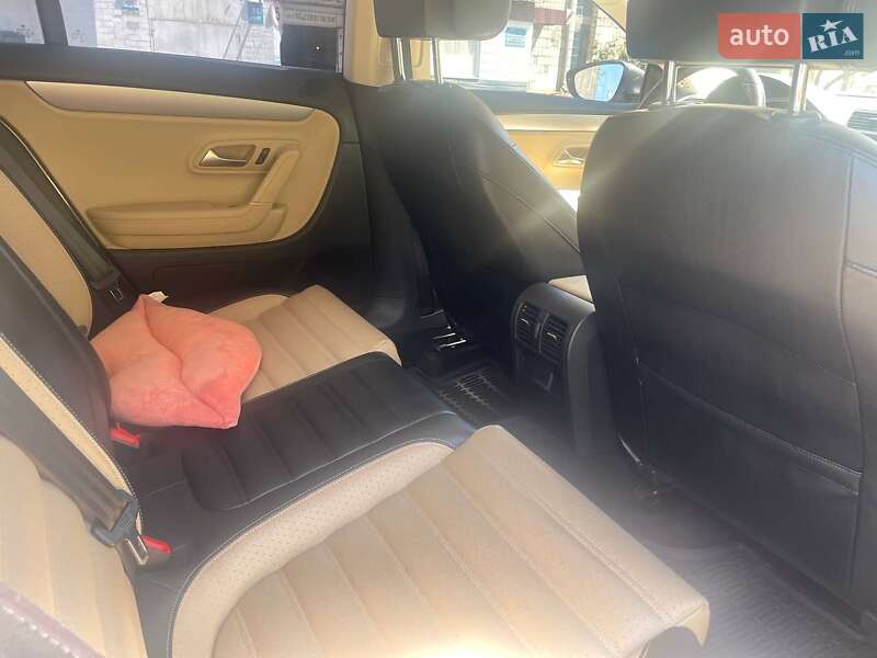 Купе Volkswagen CC / Passat CC 2013 в Киеве
