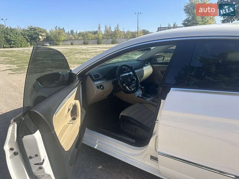 Купе Volkswagen CC / Passat CC 2012 в Херсоне