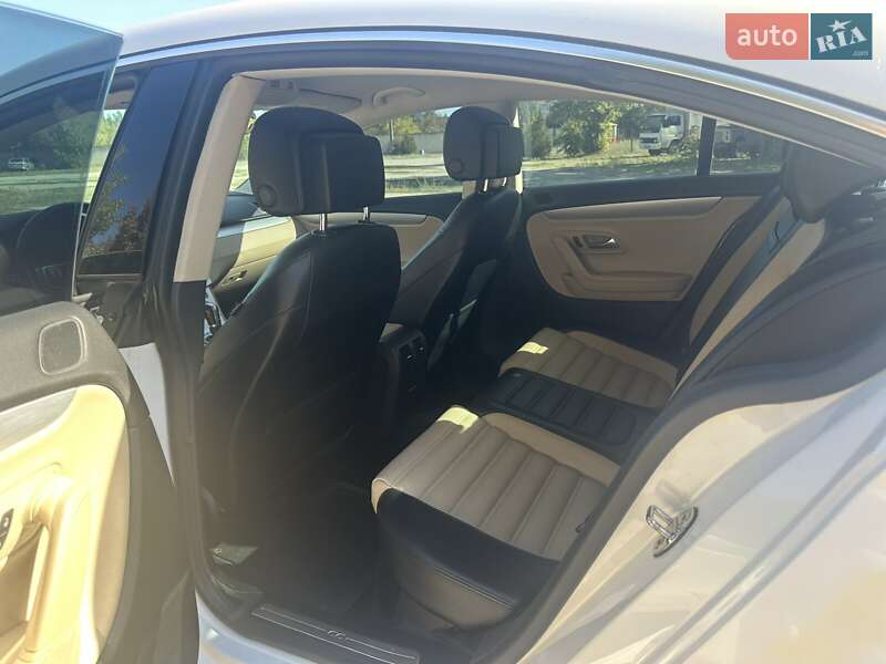 Купе Volkswagen CC / Passat CC 2012 в Херсоне
