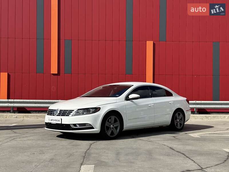 Купе Volkswagen CC / Passat CC 2015 в Киеве