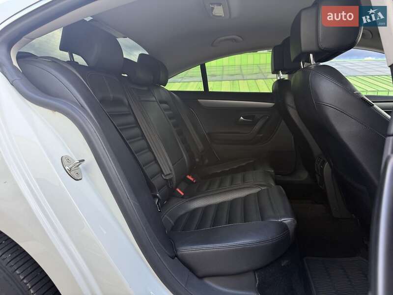 Купе Volkswagen CC / Passat CC 2015 в Киеве