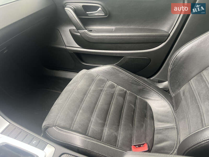 Купе Volkswagen CC / Passat CC 2012 в Киеве