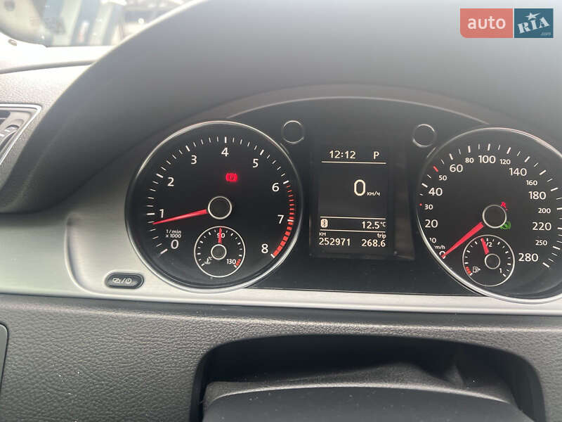 Купе Volkswagen CC / Passat CC 2012 в Киеве