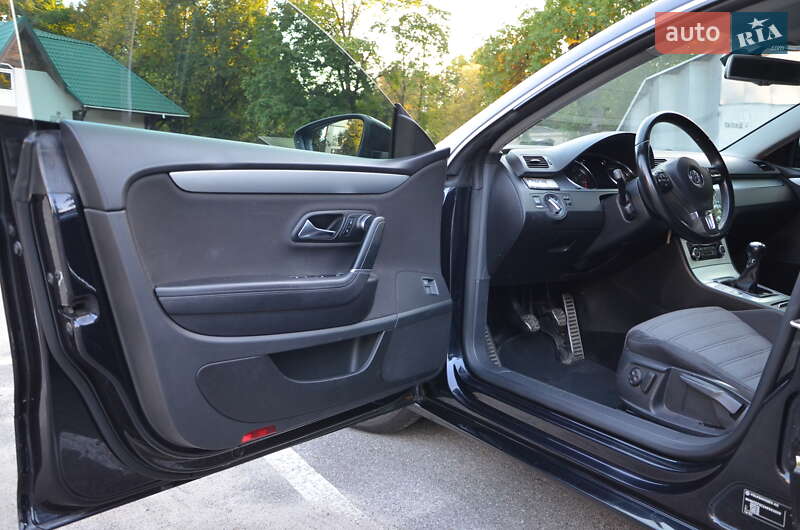 Купе Volkswagen CC / Passat CC 2010 в Киеве