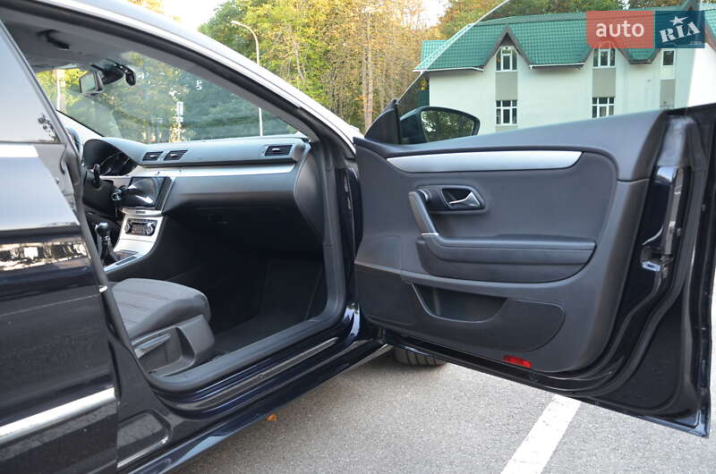 Купе Volkswagen CC / Passat CC 2010 в Киеве