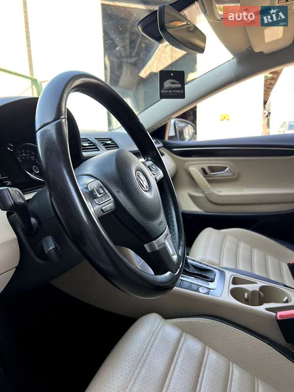 Купе Volkswagen CC / Passat CC 2016 в Чернігові