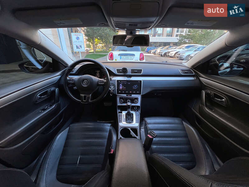 Купе Volkswagen CC / Passat CC 2010 в Киеве