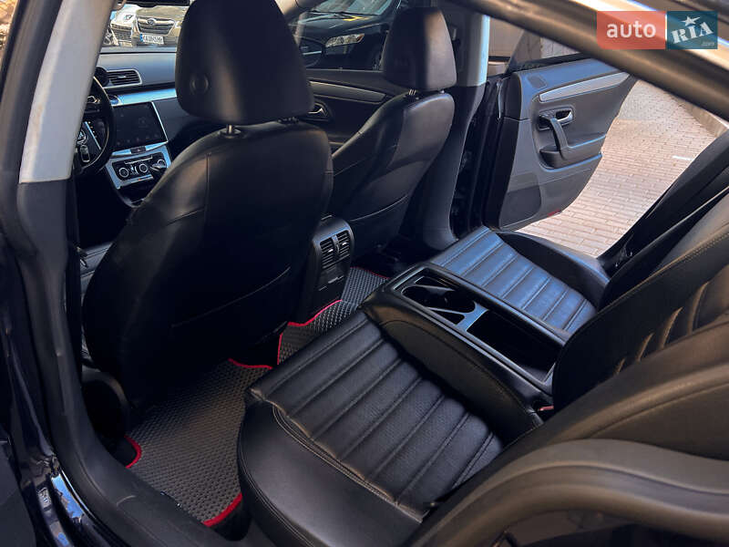 Купе Volkswagen CC / Passat CC 2010 в Киеве