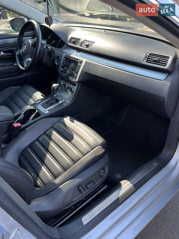 Купе Volkswagen CC / Passat CC 2012 в Виннице