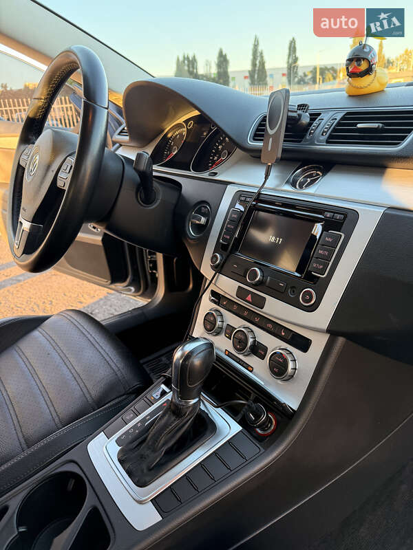 Купе Volkswagen CC / Passat CC 2014 в Киеве