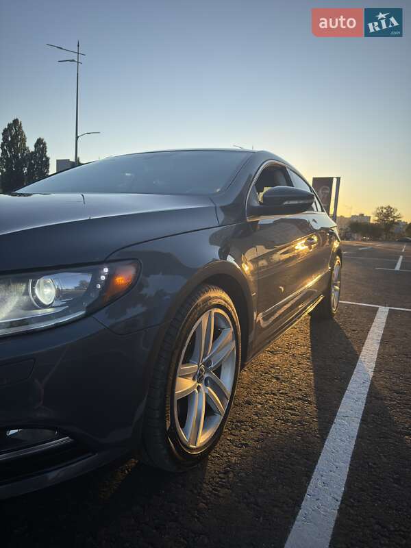 Купе Volkswagen CC / Passat CC 2014 в Киеве