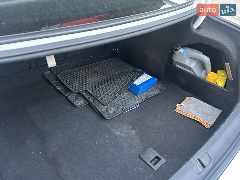 Купе Volkswagen CC / Passat CC 2010 в Сумах