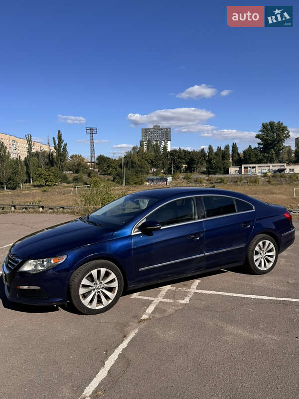 Купе Volkswagen CC / Passat CC 2010 в Києві