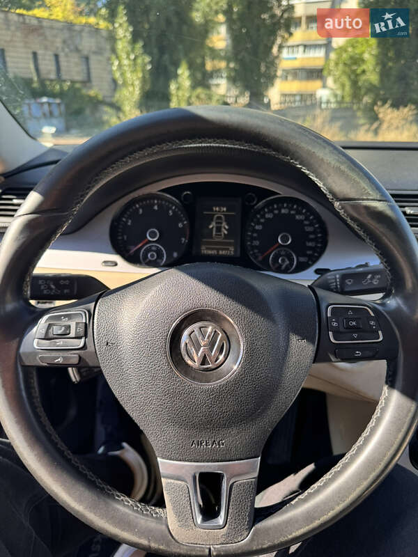 Купе Volkswagen CC / Passat CC 2010 в Києві