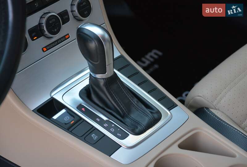 Купе Volkswagen CC / Passat CC 2014 в Киеве