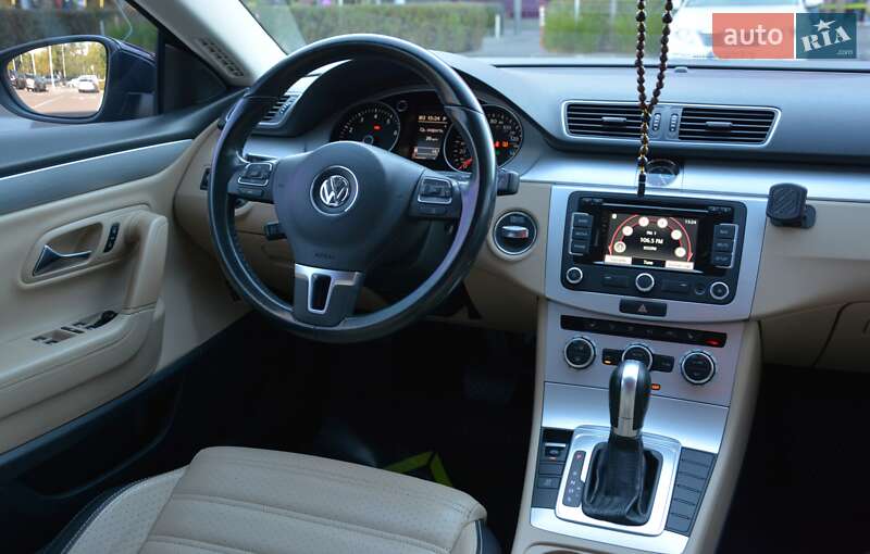 Купе Volkswagen CC / Passat CC 2014 в Киеве