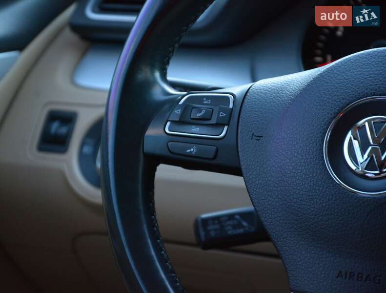 Купе Volkswagen CC / Passat CC 2014 в Киеве