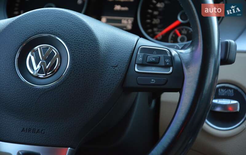 Купе Volkswagen CC / Passat CC 2014 в Киеве