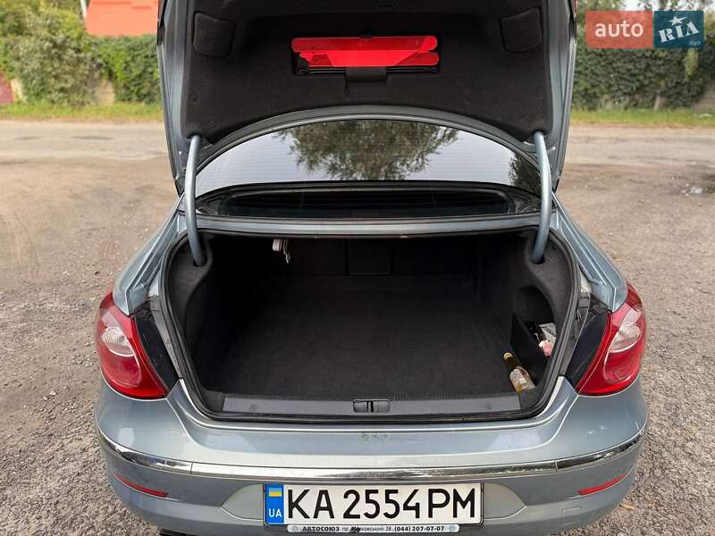 Купе Volkswagen CC / Passat CC 2010 в Василькові