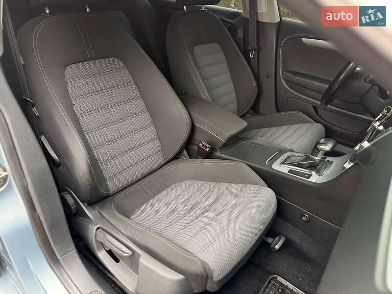 Купе Volkswagen CC / Passat CC 2010 в Василькові