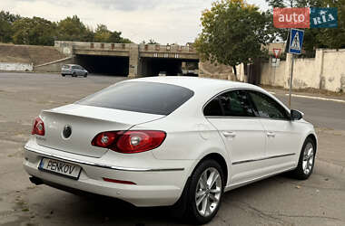 Купе Volkswagen CC / Passat CC 2011 в 