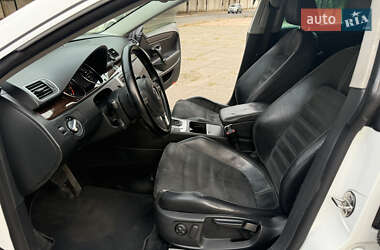 Купе Volkswagen CC / Passat CC 2011 в 