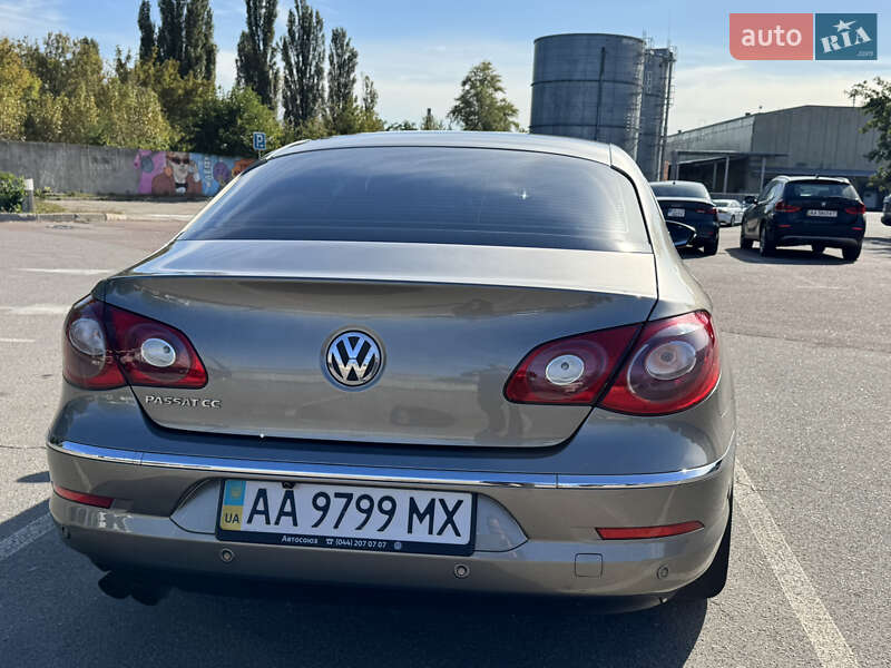 Купе Volkswagen CC / Passat CC 2011 в Киеве