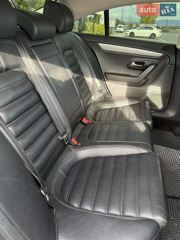 Купе Volkswagen CC / Passat CC 2012 в Мукачево