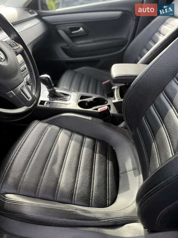Купе Volkswagen CC / Passat CC 2012 в Мукачево