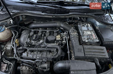 Купе Volkswagen CC / Passat CC 2012 в 