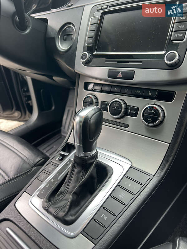 Купе Volkswagen CC / Passat CC 2012 в Залещиках