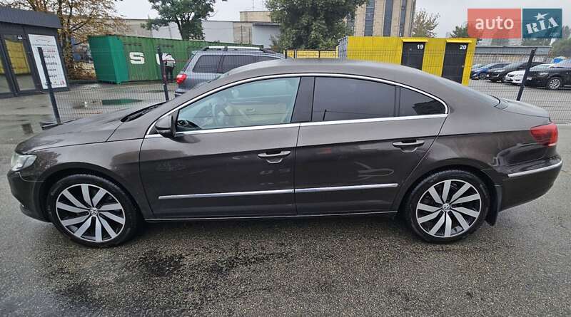 Купе Volkswagen CC / Passat CC 2012 в Києві