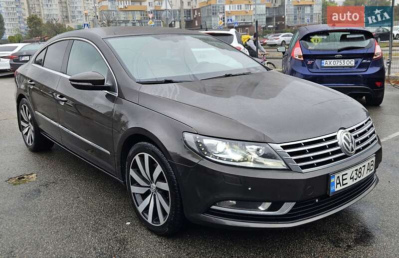 Купе Volkswagen CC / Passat CC 2012 в Києві