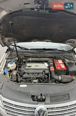 Купе Volkswagen CC / Passat CC 2012 в 
