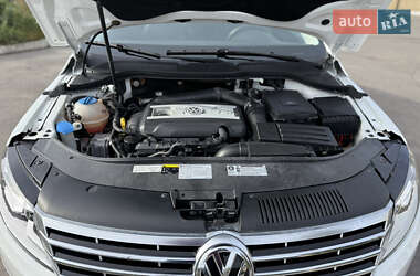 Купе Volkswagen CC / Passat CC 2015 в 