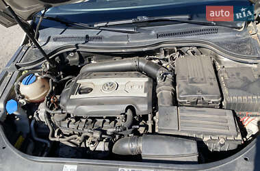 Купе Volkswagen CC / Passat CC 2012 в 