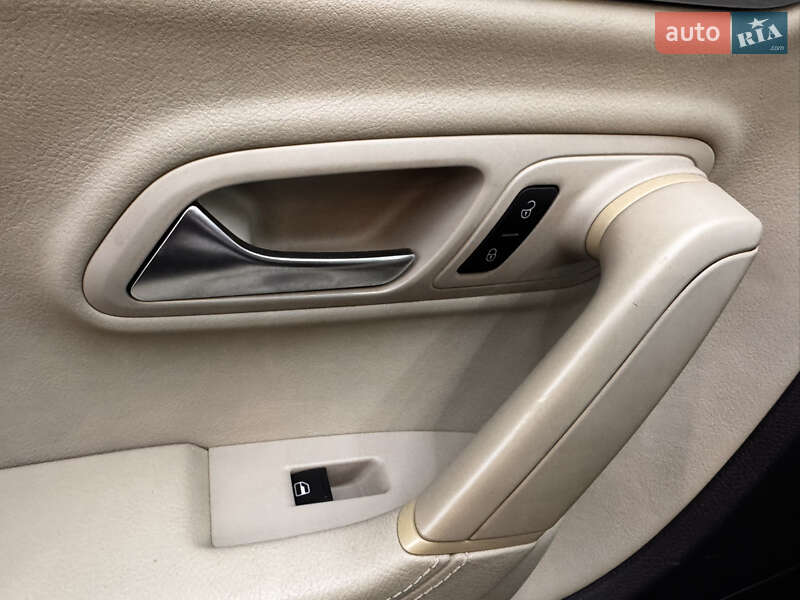 Купе Volkswagen CC / Passat CC 2013 в Виннице