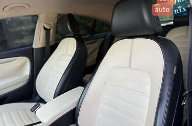 Купе Volkswagen CC / Passat CC 2009 в 
