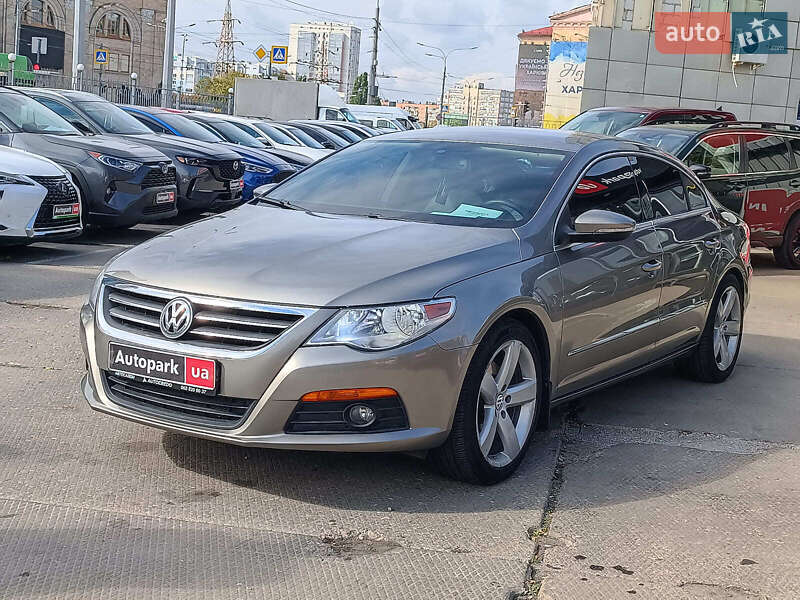 Купе Volkswagen CC / Passat CC 2011 в 