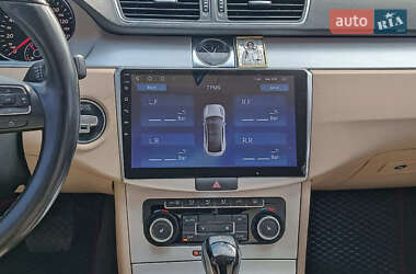 Купе Volkswagen CC / Passat CC 2011 в 
