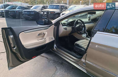 Купе Volkswagen CC / Passat CC 2011 в 