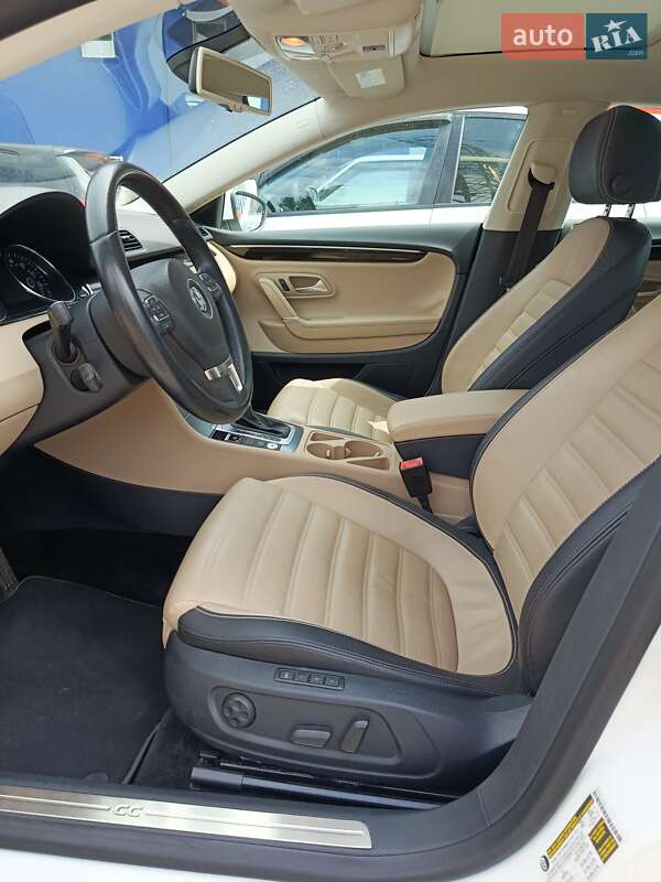 Купе Volkswagen CC / Passat CC 2014 в Николаеве