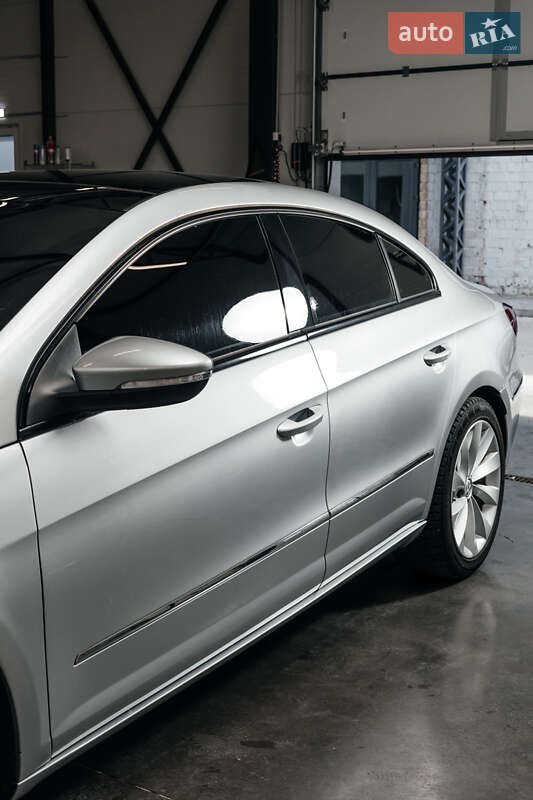 Купе Volkswagen CC / Passat CC 2012 в Черновцах