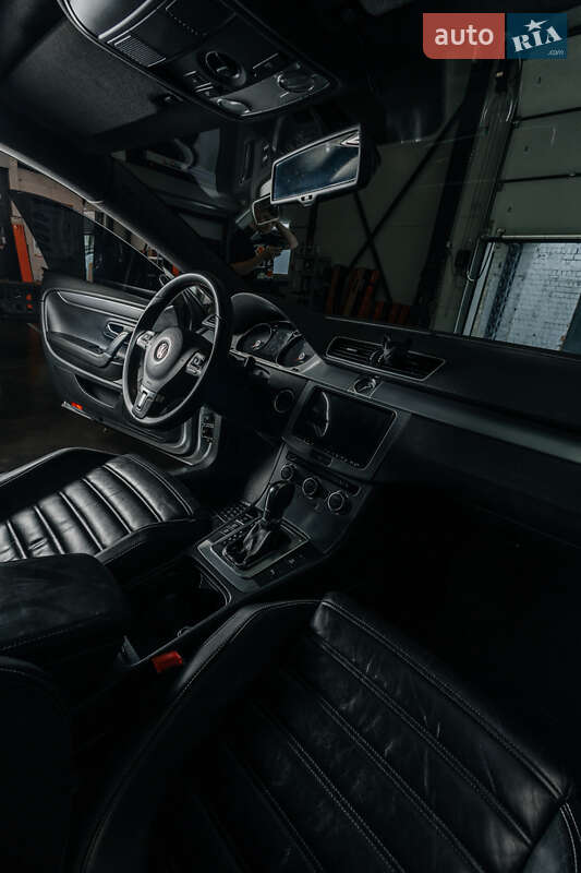 Купе Volkswagen CC / Passat CC 2012 в Черновцах