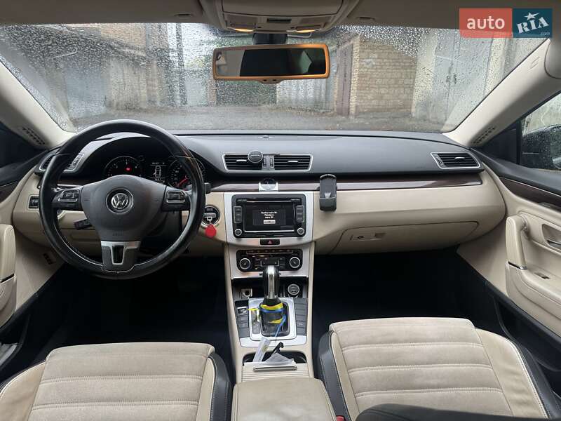 Купе Volkswagen CC / Passat CC 2011 в Киеве