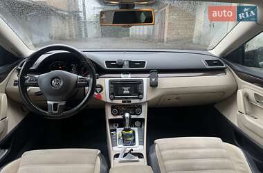Купе Volkswagen CC / Passat CC 2011 в 