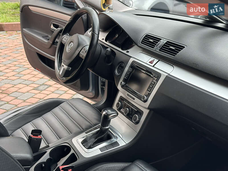 Купе Volkswagen CC / Passat CC 2010 в Івано-Франківську