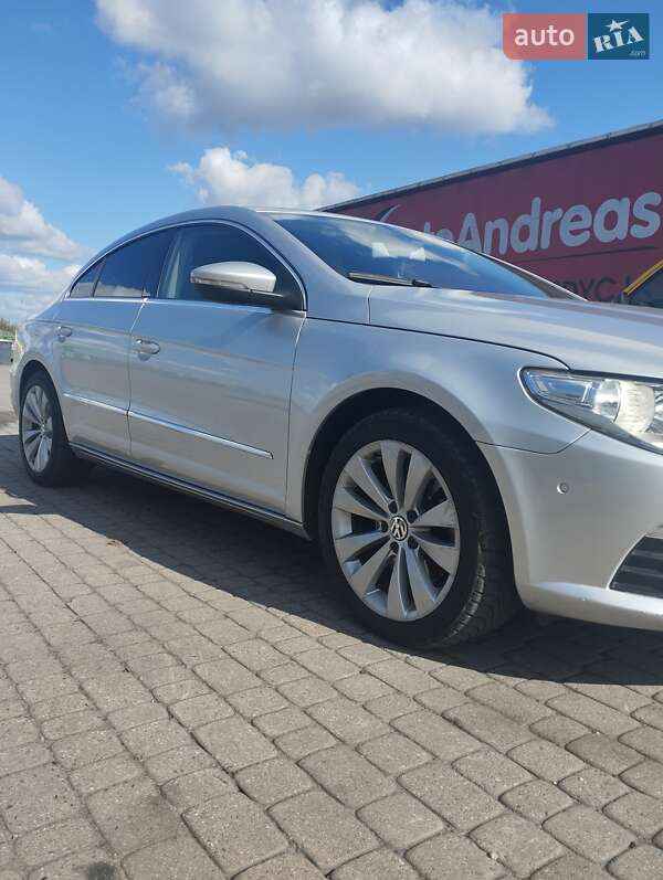 Купе Volkswagen CC / Passat CC 2010 в Яворові