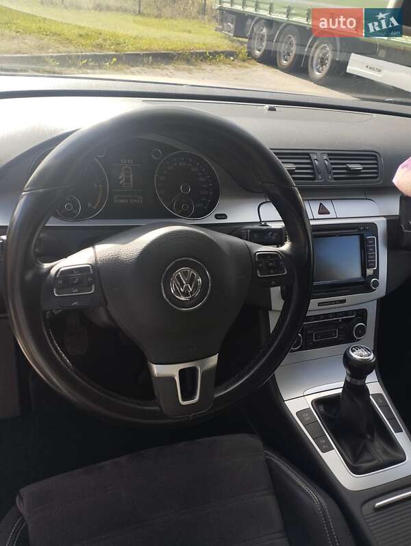 Купе Volkswagen CC / Passat CC 2010 в Яворові
