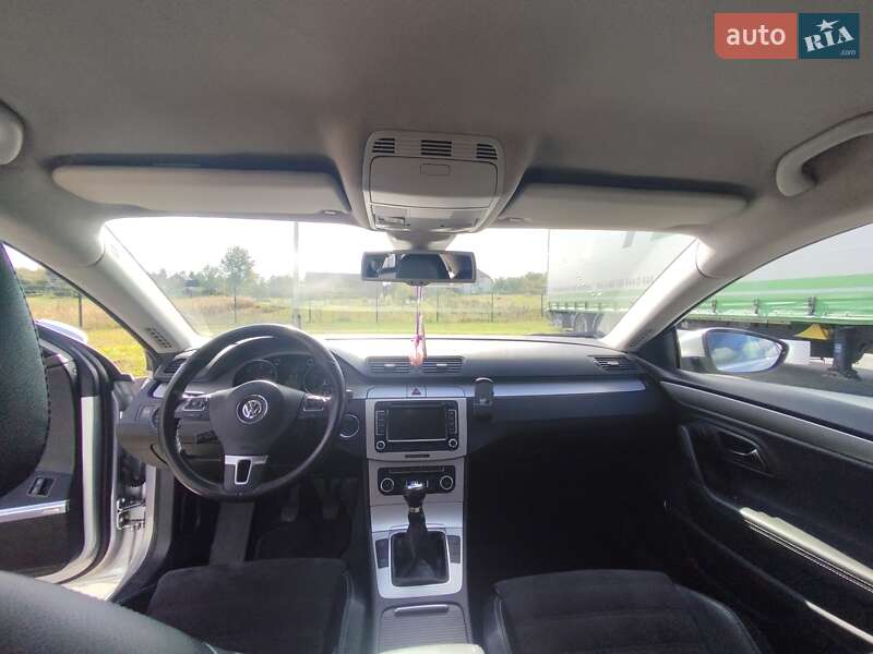 Купе Volkswagen CC / Passat CC 2010 в Яворові